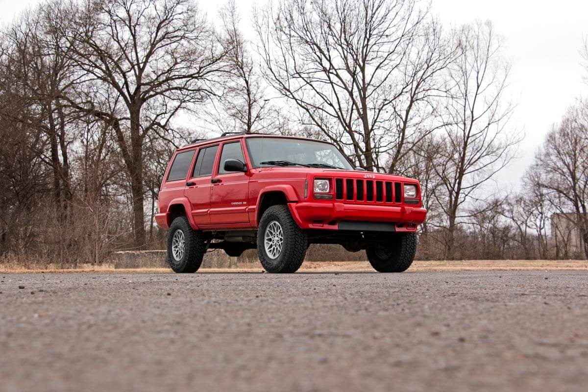 Rough Country 3" Lift Kit (fits) 1984-2001 Jeep Cherokee XJ | N3 Shocks | Add Leaf Series II Suspension | 670XN2